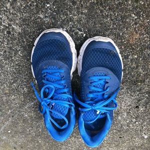 Sneakers under armour